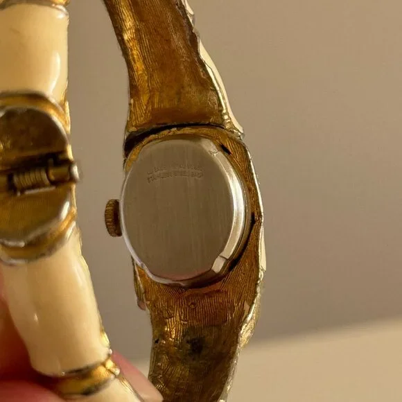  Pilgrim Hidden Dial Watch Women 23mm Gold Tone 17 Jewels Bracelet - Picture 6 of 8